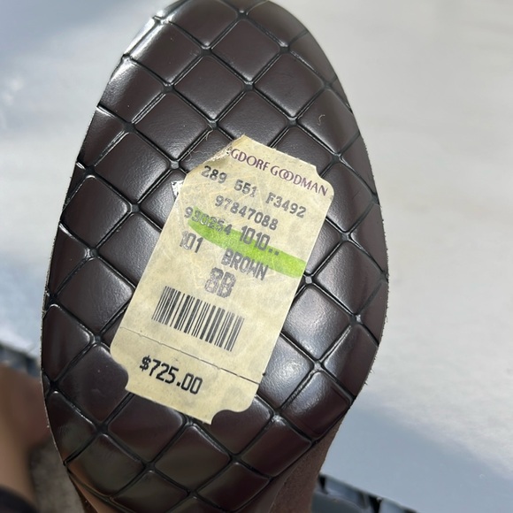 Chanel Block Heel in Kid Suede Patent Calfskin Cap Toe CC Logo Hardware Pumps - Picture 11 of 11